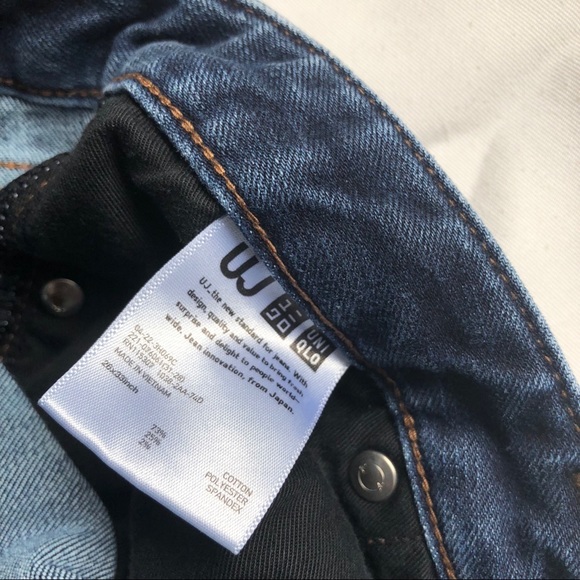 Uniqlo Dark Blue Rinse Whiskering Skinny Jeans - Picture 8 of 8